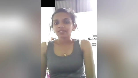 Today Exclusive- Cute Lankan Girl Showing Her Boobs And Pussy