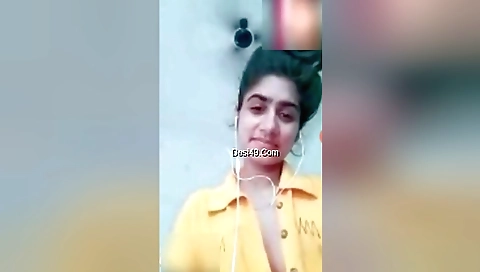 Today Exclusive- Cute Desi Girl Showing Her Boobs And Pussy 7