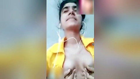 Today Exclusive- Cute Desi Girl Showing Her Boobs And Pussy 7