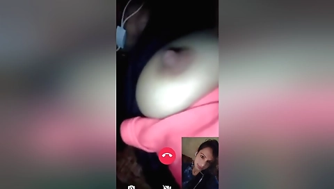 Today Exclusive- Sexy Bihari Girl Showing Her Boobs On Video Call 2