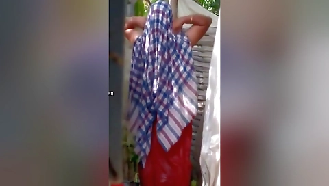 Today Exclusive- Desi Aunty Out Door Bathing 2