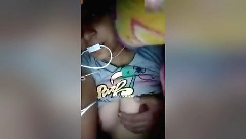 Today Exclusive- Cute Desi Girl Showing Her Boobs And Pussy On Video Call 1