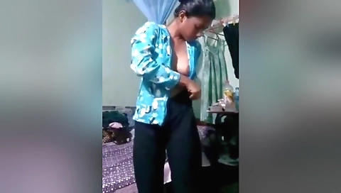 Today Exclusive- Sexy Lankan Girl Showing Her Boobs And Pussy