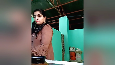 Sexy Bhabhi Shows Her Boobs And Big Ass