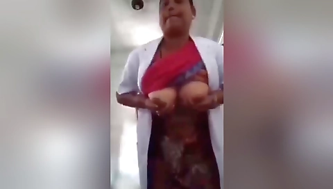 Horny Bhabhi Shows Her Boobs And Pussy