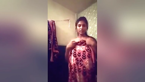 Today Exclusive -cute Desi Girl Changing Her Cloths