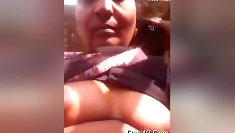Village Bhabhi Shows Her Boobs And Pussy