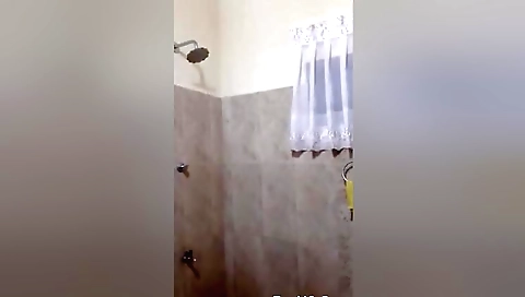 Today Exclusive- Hot Look Sri Lankan Girl Record Her Nude Bathing Selfie 5