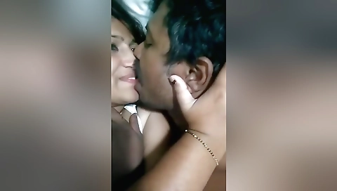 Today Exclusive- Hot Tamil Wife Boob Sucking By Hubby