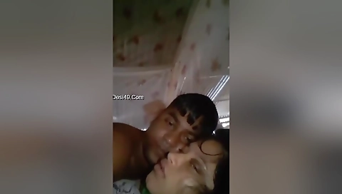 Today Exclusive- Desi Lover Kissing And Fucking