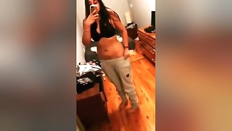 Today Exclusive-cute Nri Girl Showing Her Boobs