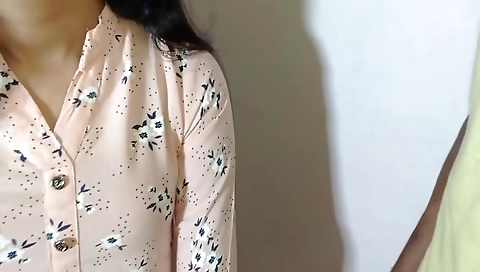 Makan Malik Se Hi Chud Gyi Pyasi Wife Clear Hindi Audio Porn Sex Video