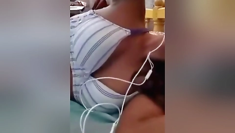 Cute Lankan Girl Shows Her Boobs