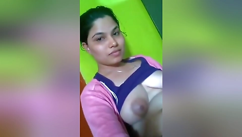 Sexy Look Mallu Girl Showing Her Boobs And Pussy