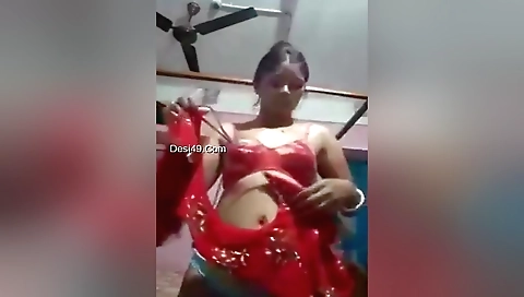 Bhabhi Shows Her Boobs And Pussy