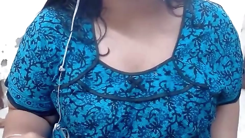 Indian Desi Aunty Talking Dirty And Showing Her Hairy Pussy To Her Customer