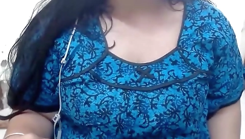 Indian Desi Aunty Talking Dirty And Showing Her Hairy Pussy To Her Customer