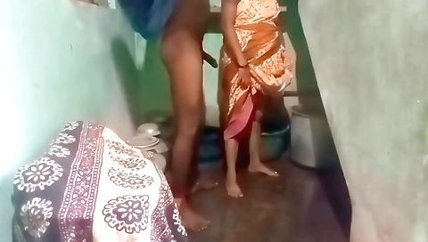 Priyanka Aunty Bathroom Sex In Home