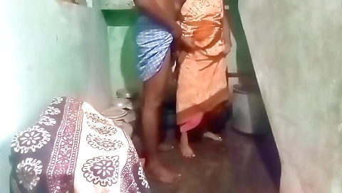 Priyanka Aunty Bathroom Sex In Home