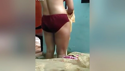 Village Bhabhi Changing Clothes Devar Be Dekha