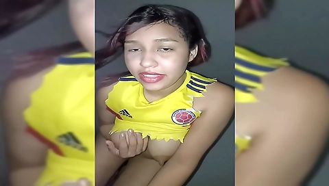 जब मैले मेरो साथीको नितम्ब छुन्छु, उनीहरूलाई कडा महसुस हुन्छ र उनी धेरै सुन्दर श्यामला हुन् Jaba Mai