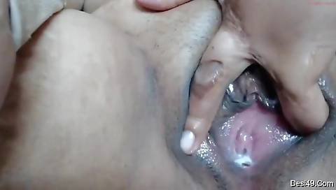 Today Exclusive- Sexy Desi Bhabhi Showing Her Boobs And Masturbating On Live Show 2