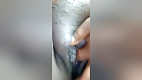 Today Exclusive- Desi Tamil Bhabhi Showing Her Boobs And Wet Pussy