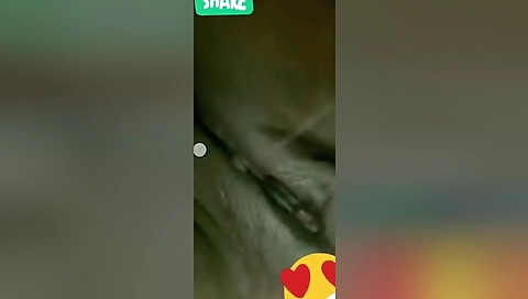 Sexy Desi Bhabhi Shows Her Wet Pussy