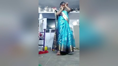 Desi Village Tamil Bhabhi Shows Her Nude Body 4