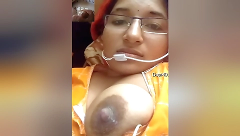 Lactating XXX Videos (52)