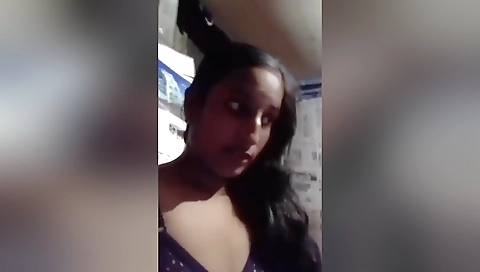 Today Exclusive- Bangla Girl Showing Her Boobs