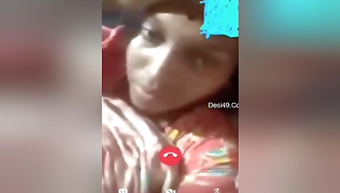 Desi Village Girl Shows Her Boobs