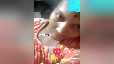 Desi Village Girl Shows Her Boobs