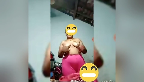 Today Exclusive- Desi Telugu Bhabhi Showing Her Big Boobs