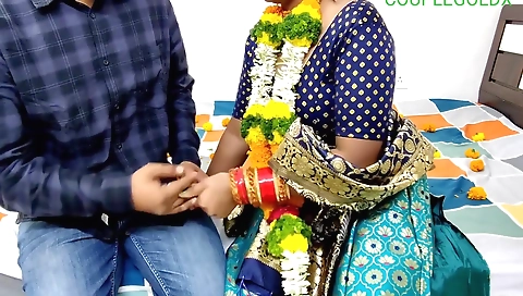 Dost Ka Suhagrat Ke Liye Bed Saja Raha Tha Aur Dulhan Muze Se Chudai Kara - Li Ya
