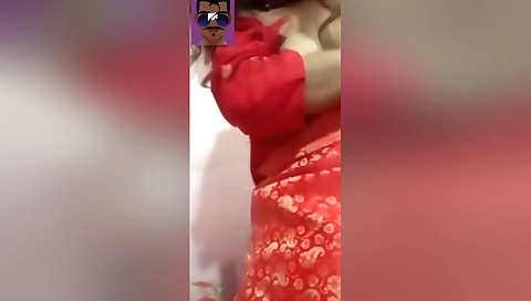 Desi Girl Shows Boobs To Lover