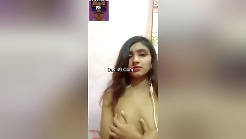 Desi Girl Shows Boobs To Lover