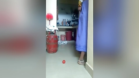 Aunty With Watercan Boy Romance 2