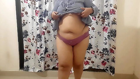 Horny Indian Wife Seducing Her Boss In Office On Video Call 1