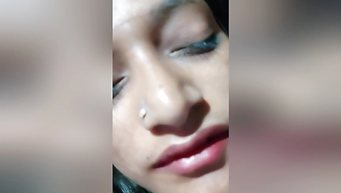 Today Exclusive-hot Desi Wife Boobs Pressing