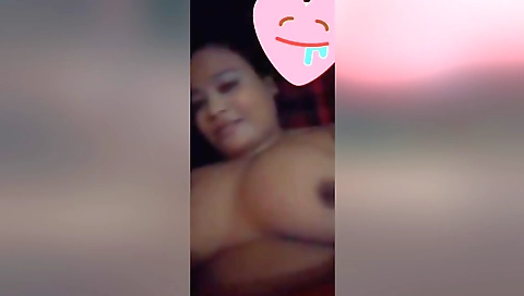 Desi Bhabhi Shows Her Boobs