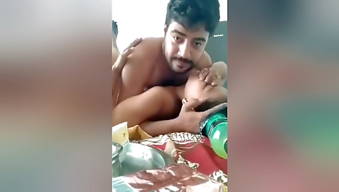 Silki Ko Hotel Me Jam Ke Choda Ticher Ne Sil Todi 1st Time Sex Silki Hindi Me Indian Desi Couples