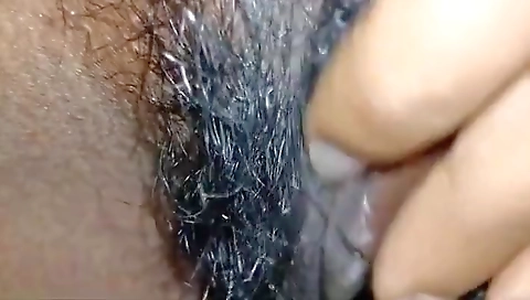 Red Saree Sexy Bhabhi Ki Cumshot Sex Full Hd 1080p Video !