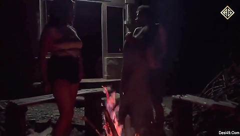 Fist On Net -jungle Mein Daaru Party 