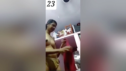 Today Exclusive- Sexy Desi Girl Shows Boobs Pussy