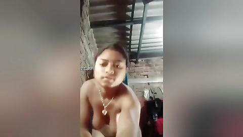 Today Exclusive- Village Bhabhi Shows Her Nude Body