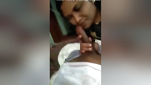 Today Exclusive- Mallu Bhabhi Sucking Dick
