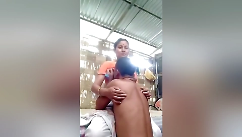 Today Exclusive -desi Village Cpl Romance And Boobs Sucking