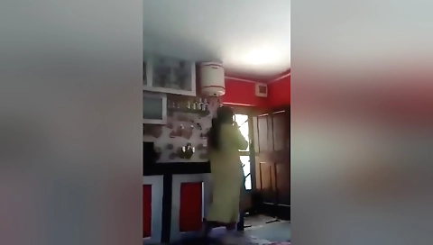 Today Exclusive- Paki Wife Shows Her Boobs