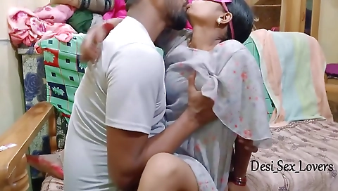 Jawan Aur Haseen Desi Biwi Ki Us Kay Ghar Mai Mast Chudai Aur Gaand Bhi Mari